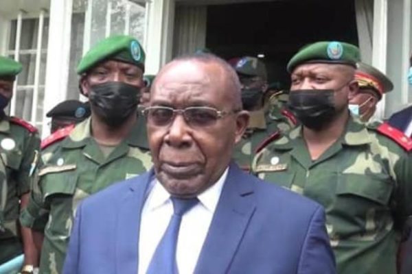 RDC : le ministre de la défense se trompe de guerre et d’ennemi