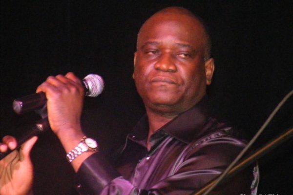 Papa Wemba sors de ce corps !