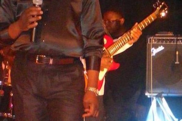 Papa Wemba sors de ce corps !