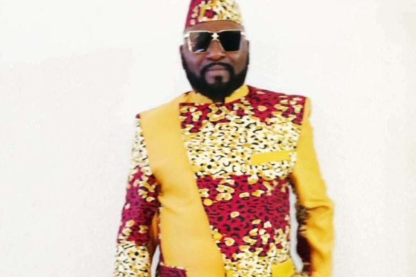 Chris Empera étend son registre aux confins d&rsquo;une rumba lyrique et mélodieuse