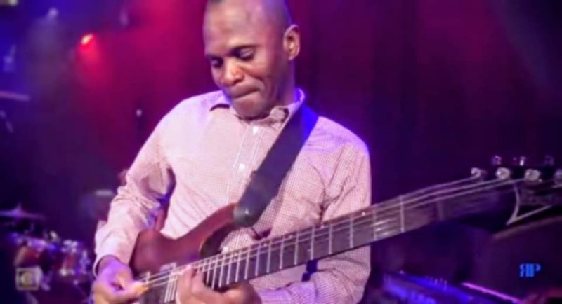 Tshotsho Matiaba : l’envoûtant soliste dont le « roi mage » Christian Lusakueno avait repéré l’étoile