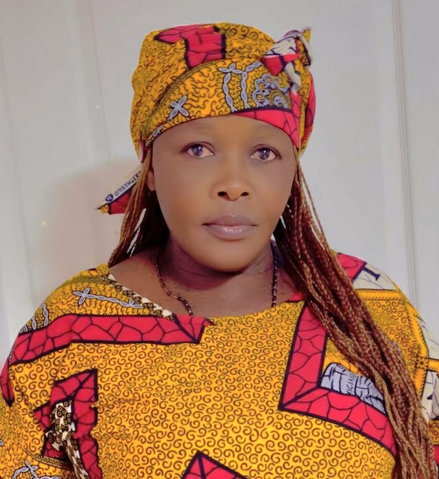 Alpha Omoyi « Nina Alengisaka », danseuse : « Depuis mon embauche dans Zaïko en 1993, les soins médicaux des musiciens, des danseuses et leurs familles sont pris en charge par l’orchestre »